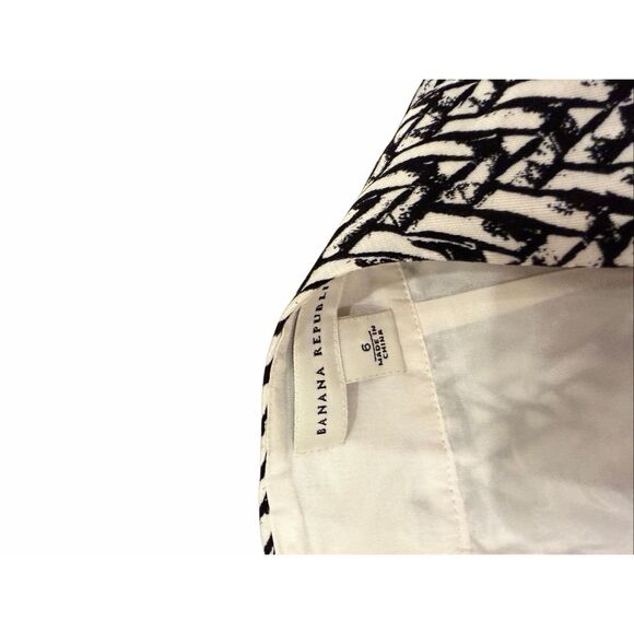 Banana Republic Pencil Skirt- size 6 - Picture 4 of 7